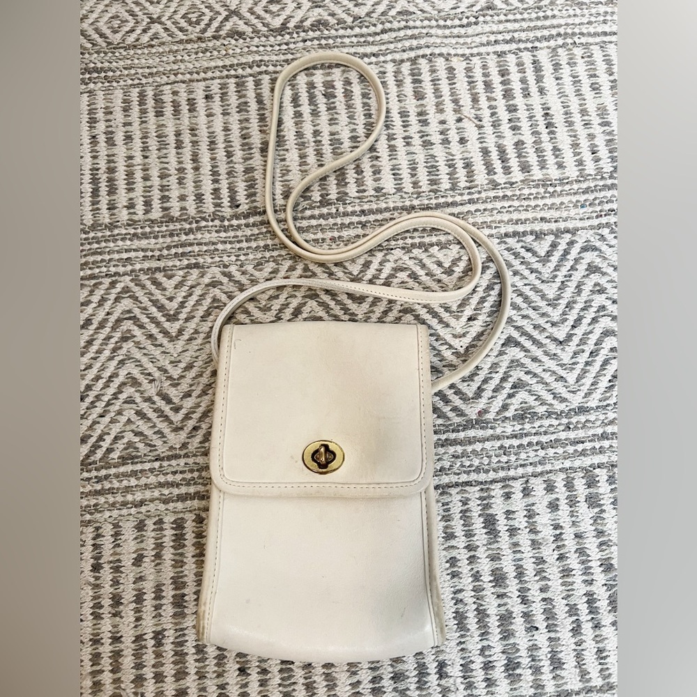 Vintage 90's Coach Classic Bone Cream Leather Scooter Crossbody Bag RARE color